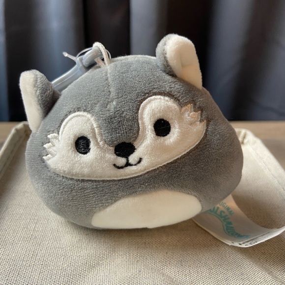 Willy the Wolf Squishmallow Clip - Picture 1 of 5
